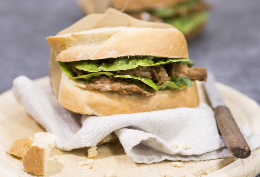 Sandwich mit Pulled Pork