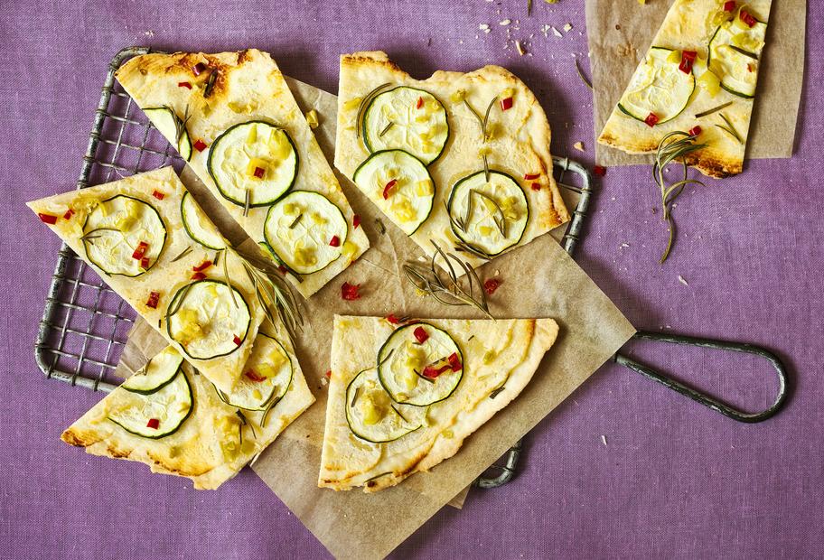 Scharfe Zucchinipizza