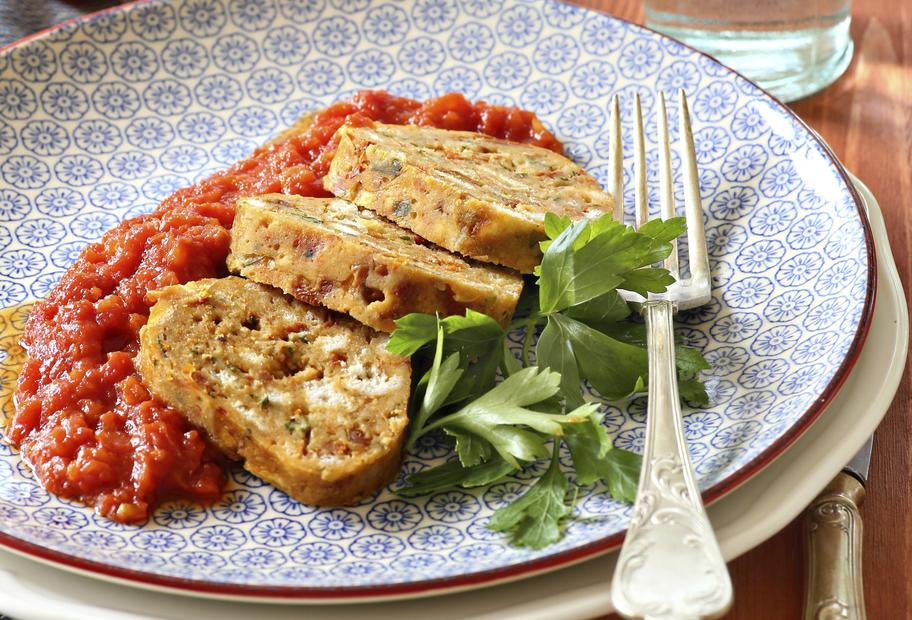Serviettenknödel mit Kräutern