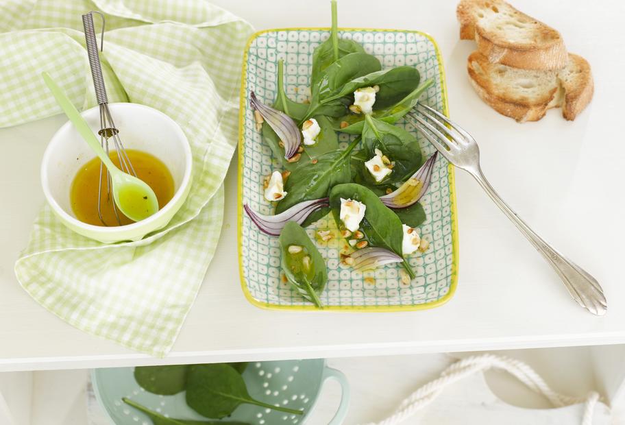 Spinatsalat mit Ziegenkäse