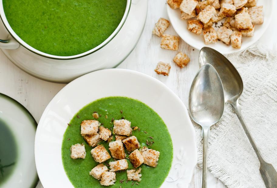 Spinatsüppchen mit Croûtons
