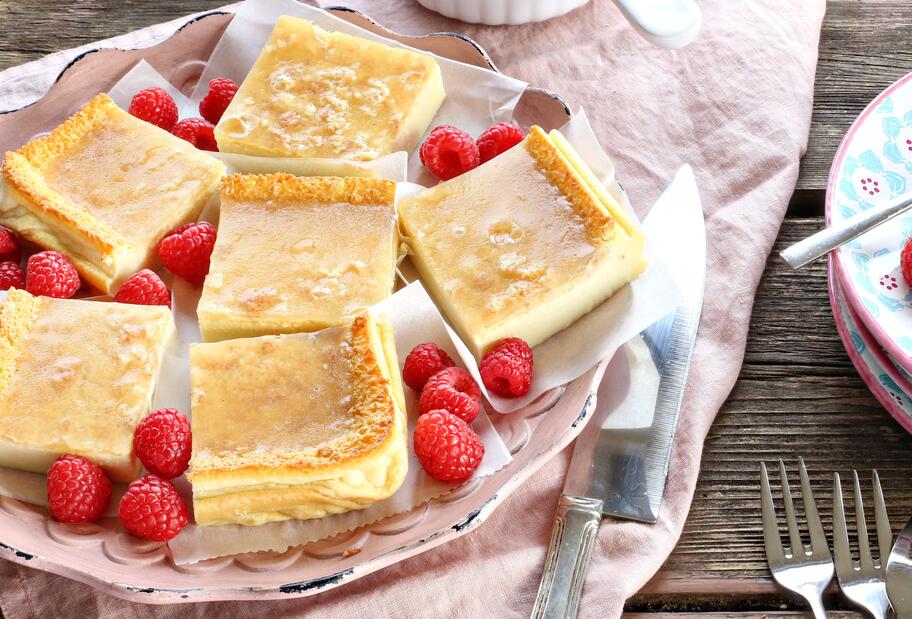 Zauberkuchen mit Himbeersoße