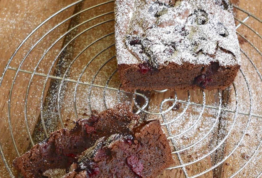 Schoko-Kirsch-Kuchen so saftig wie Brownies