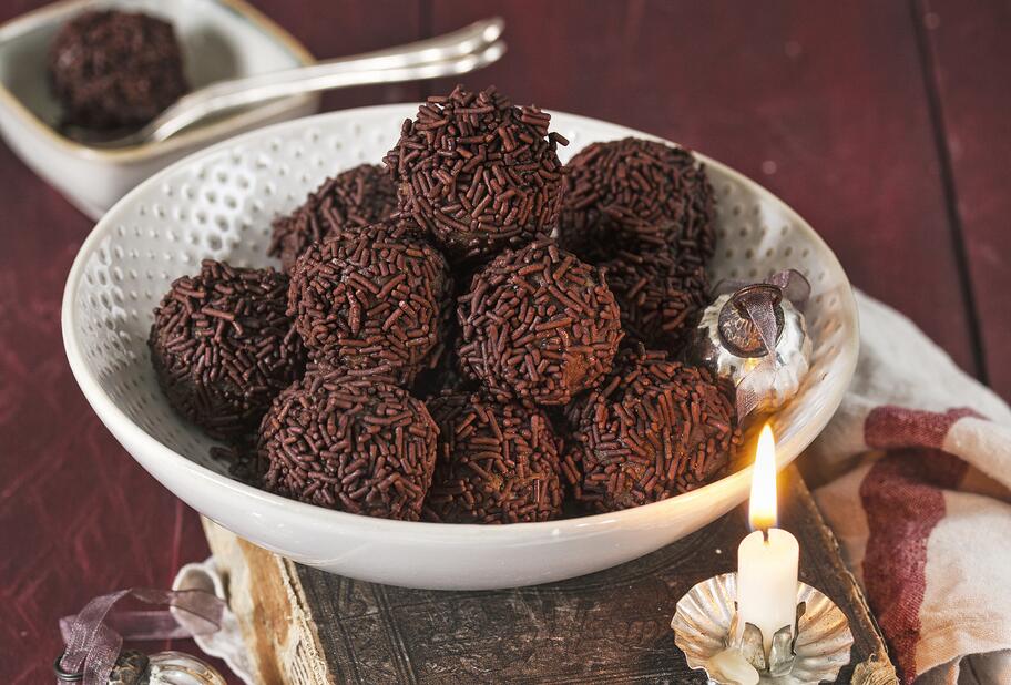 Lebkuchen-Kugeln mit Streuseln