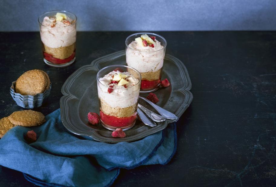 Fruchtige Blitz-Erdbeermousse