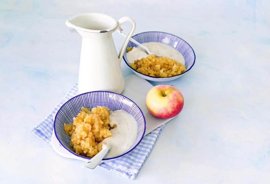 Apfelkompott mit Vanillesoße