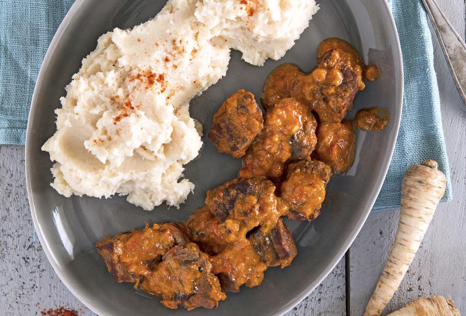 Gulasch mit Petersilienwurzeln