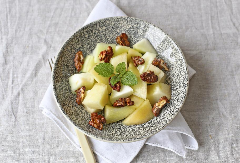 Melonensalat mit Walnüssen