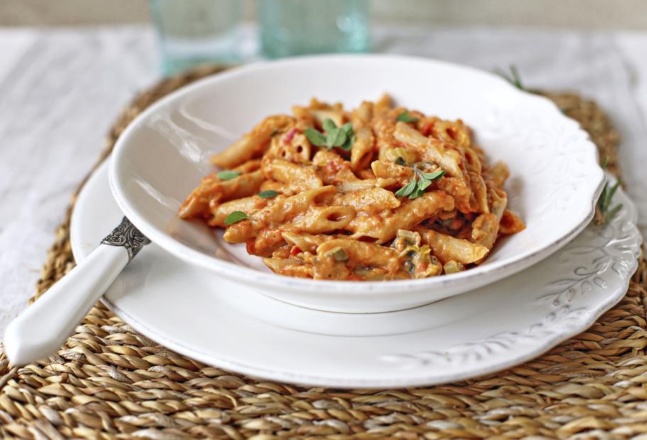 Penne mit mediterraner Tomatensoße für den Thermomix®