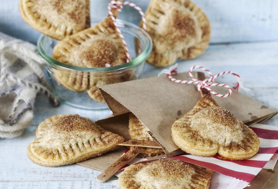 Apfel-Zimt-Küchlein am Stiel