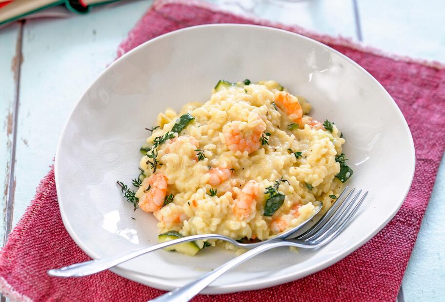 Zucchini-Risotto mit Garnelen