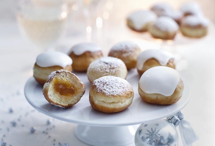 Mini-Berliner mit Fruchtfüllung