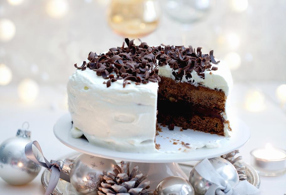 Zimttorte mit Vanillesahne