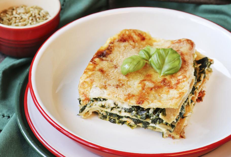 Vollkornlasagne mit Grünkern, Spinat und Schafskäse