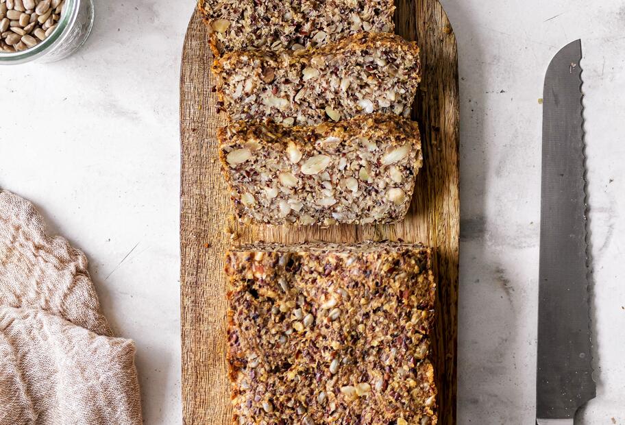Eiweißbrot mit Nüssen