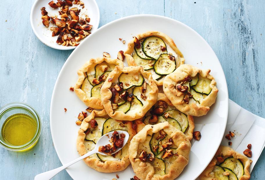Kleine Galettes mit Gewürzmandeln