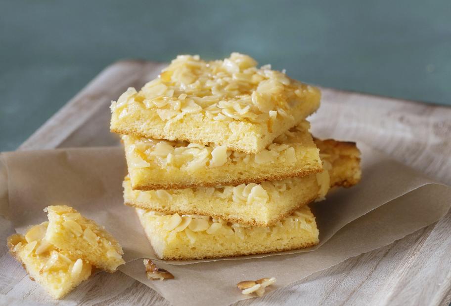Blech-Butterkuchen mit Mandeln