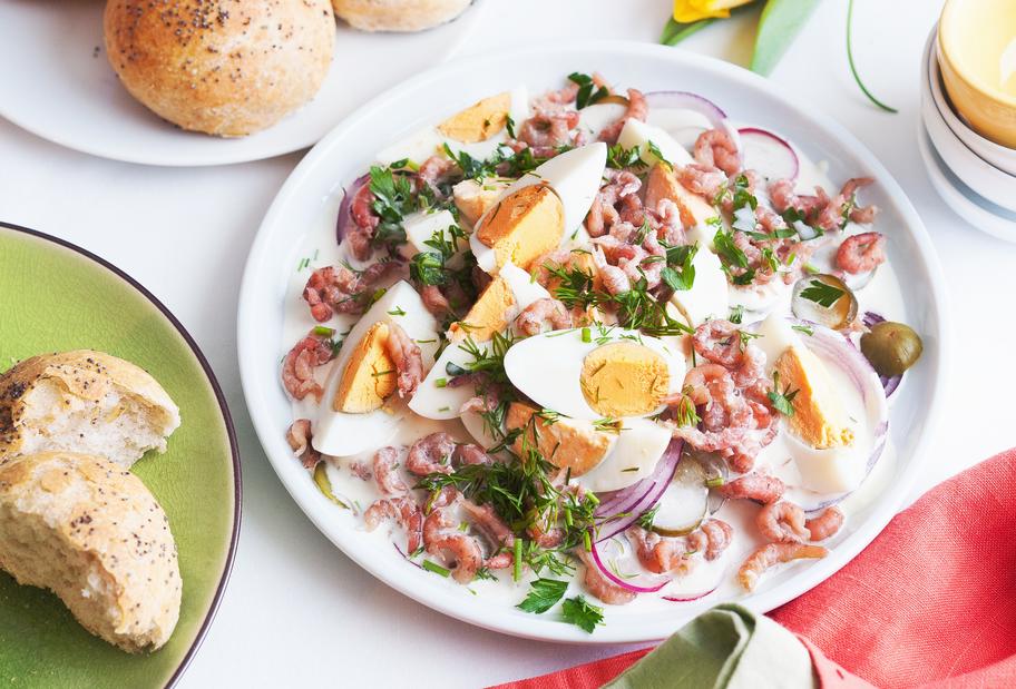 Eiersalat mit Krabben und Kräutern