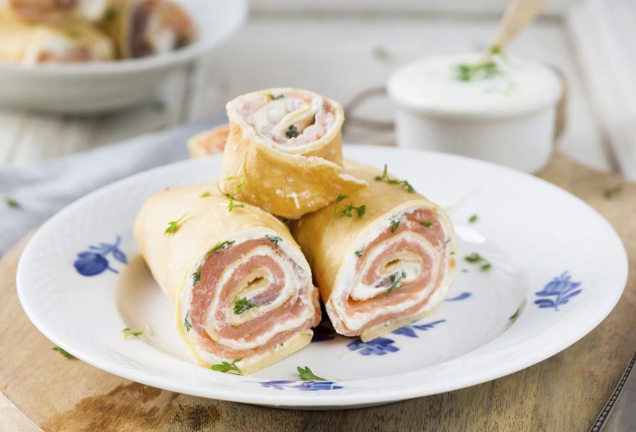 Pfannkuchen-Lachsröllchen