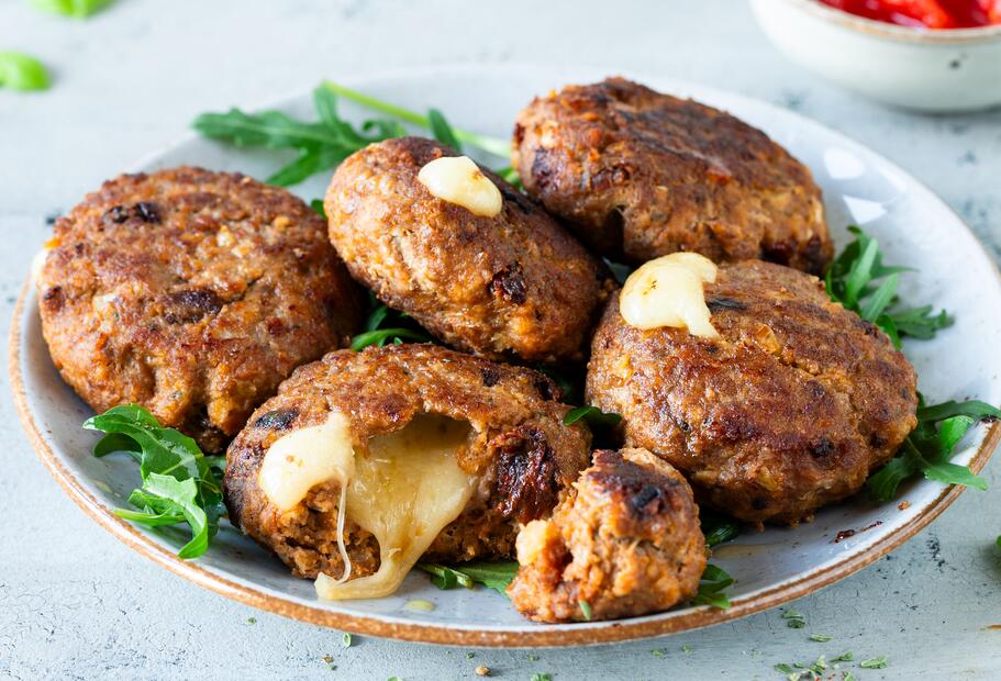 Italienische Frikadellen mit Mozzarella