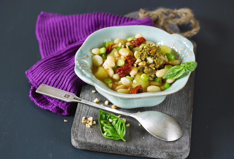 Kartoffelsuppe mit Pesto