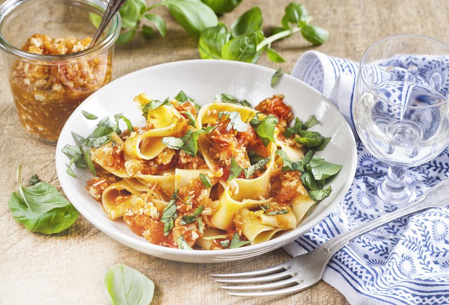 Pappardelle mit Hähnchenbolognese