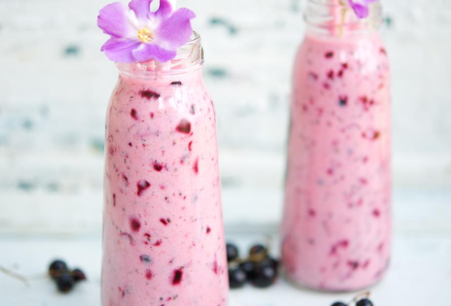 Schwarze-Johannisbeer-Smoothie