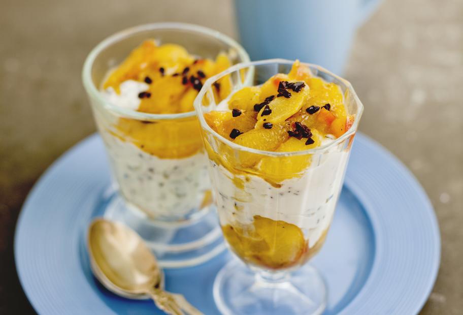 Stracciatella-Ricotta-Dessert mit Aprikosen