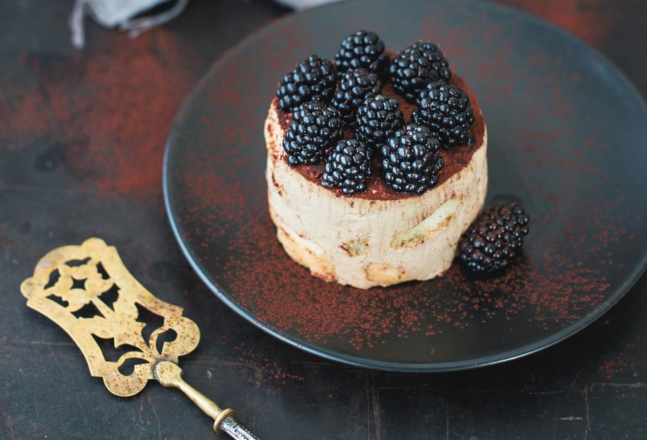 Espresso-Mascarpone-Törtchen mit Brombeeren