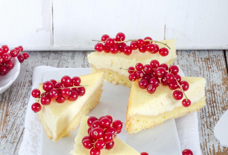 Kleine Biskuit-Frischkäseecken