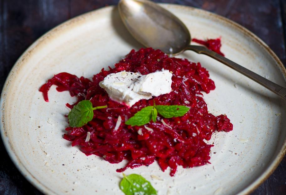 Supercremiges Rote-Bete-Risotto mit Ricotta