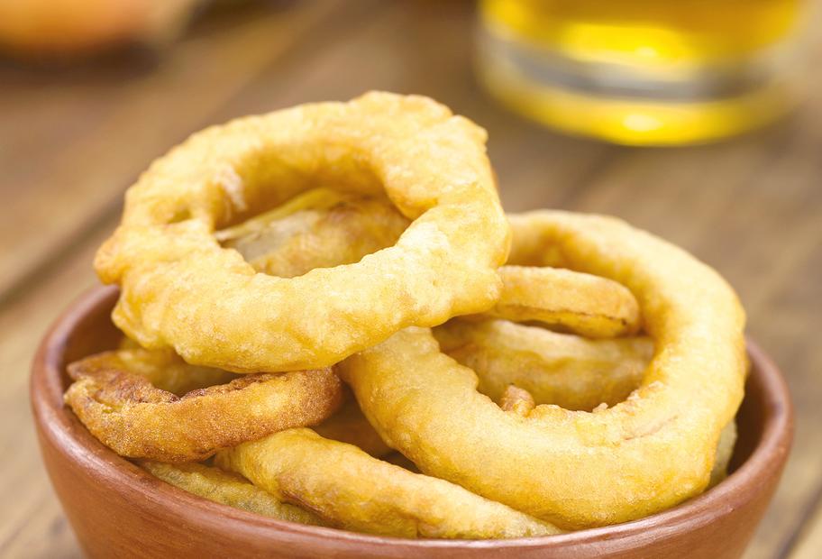 Zwiebelringe im Bierteig