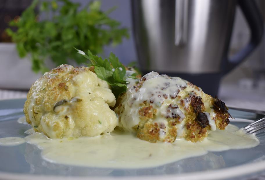 Gerösteter Blumenkohl mit Käsesoße