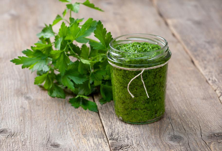 Petersilien-Pesto mit Cashewkernen