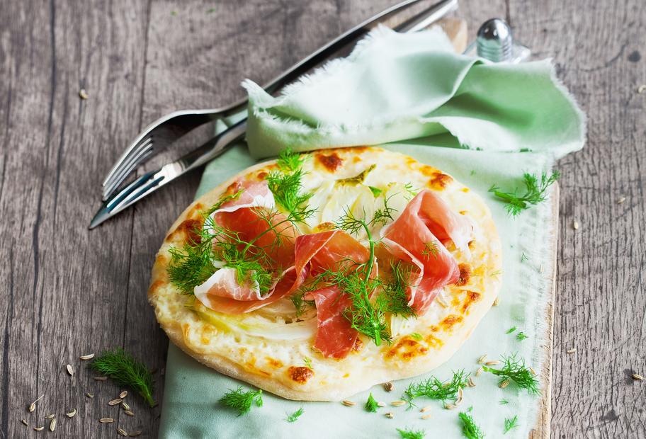Kleine Fenchelpizza mit Mascarponecreme
