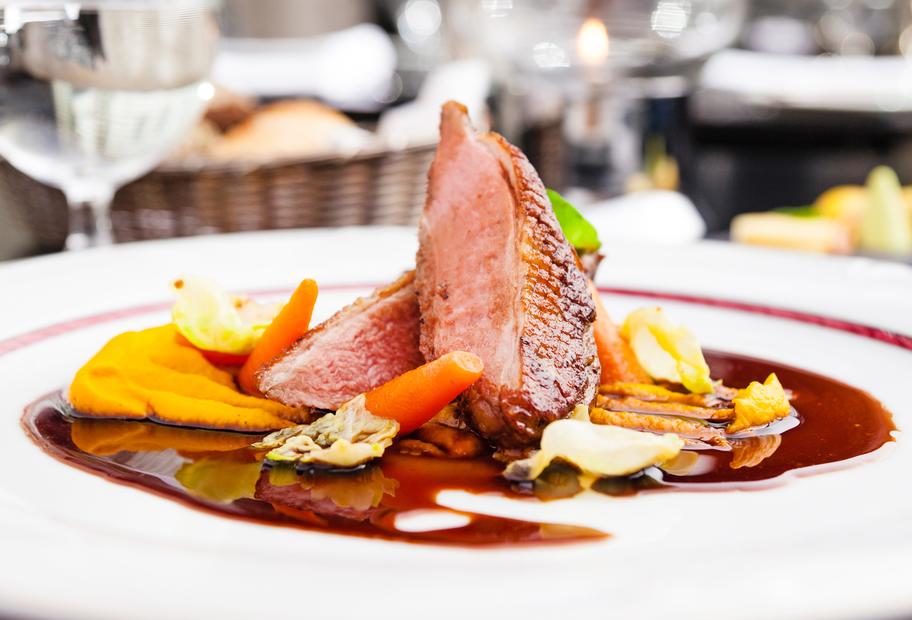 Entenbrust an Portwein-Balsamico-Soße mit Karottenstampf