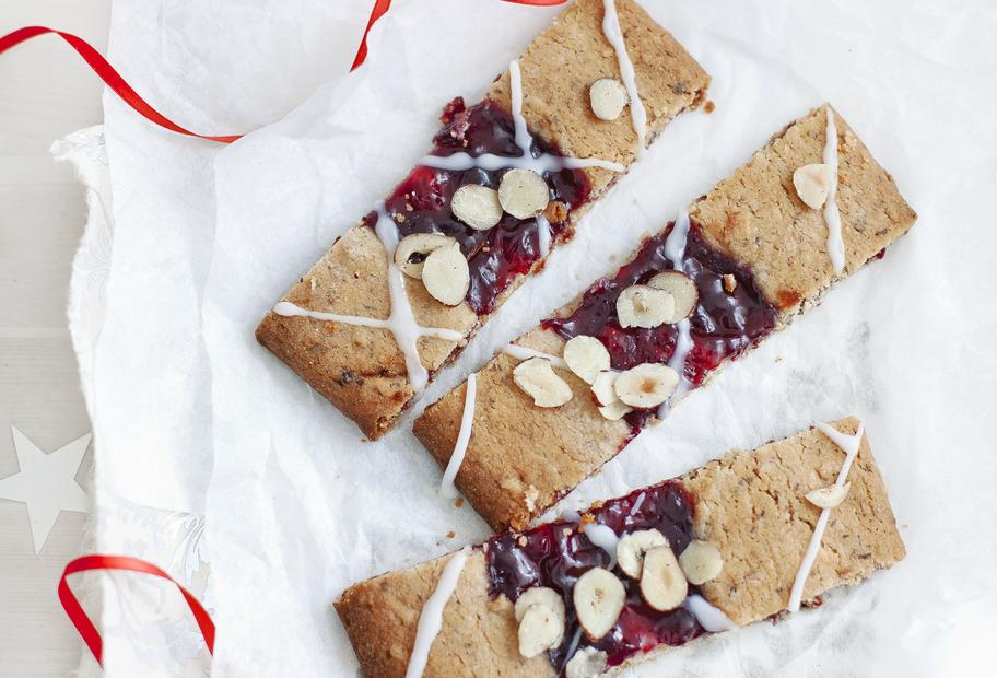Nuss-Kirsch-Streifen mit Rotwein