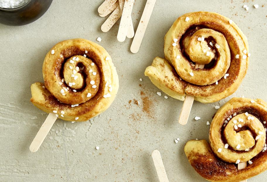 Zimtschnecken am Stiel