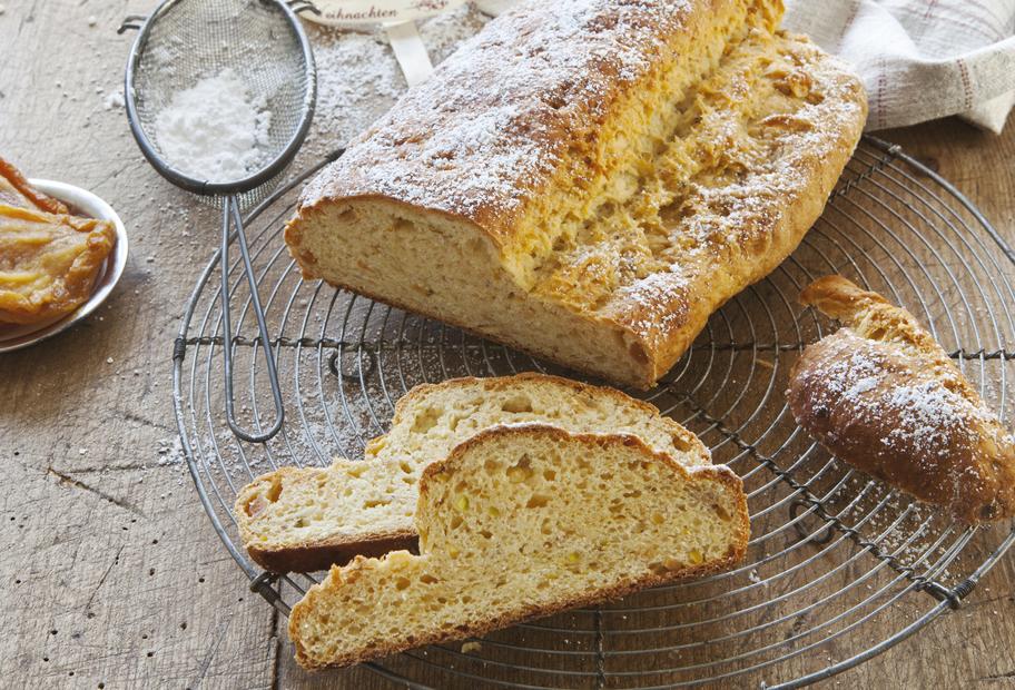 Birnenstollen mit Schuss
