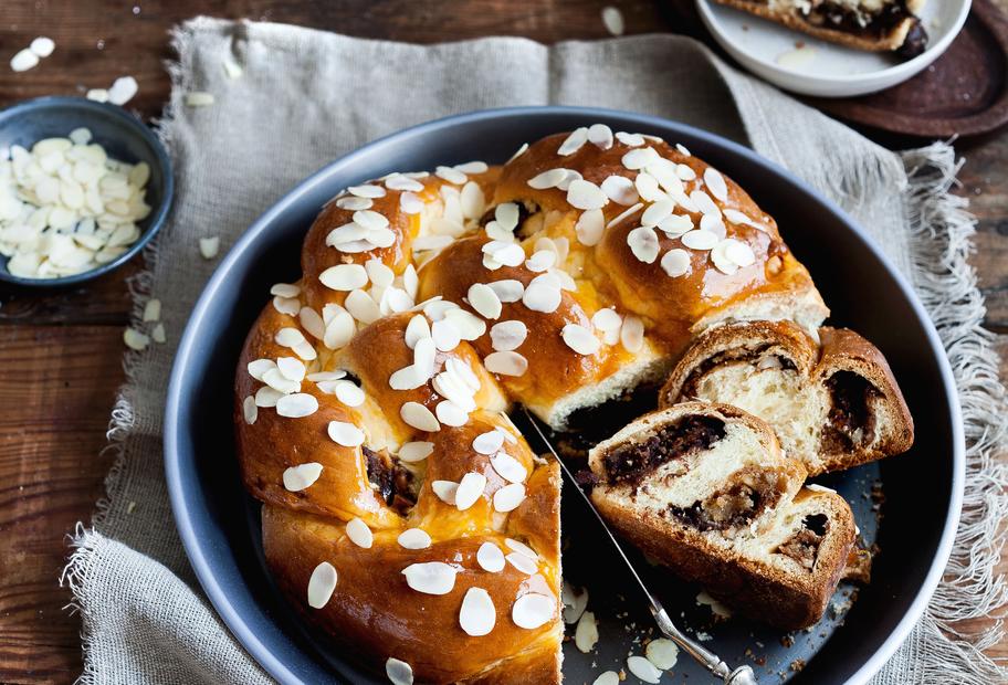 Schokoladen-Hefekranz