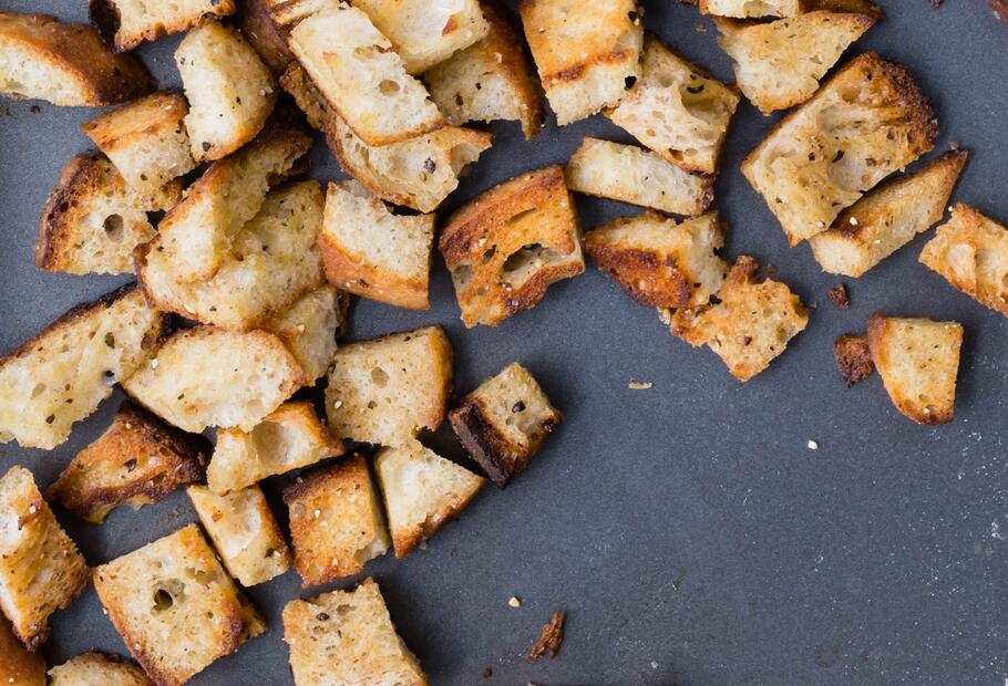 Die knusprigsten Knoblauch-Croûtons