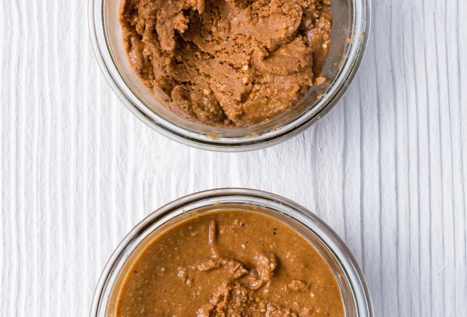 Cremige Erdnussbutter