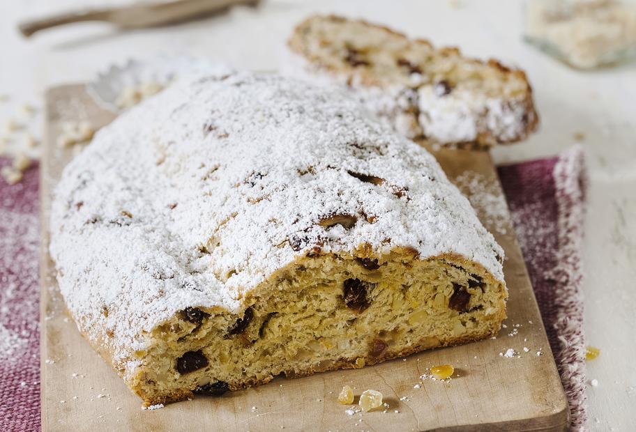 Christstollen mit feinen Gewürzen