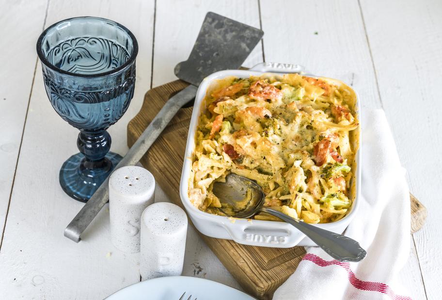 Nudelgratin mit buntem Gemüse