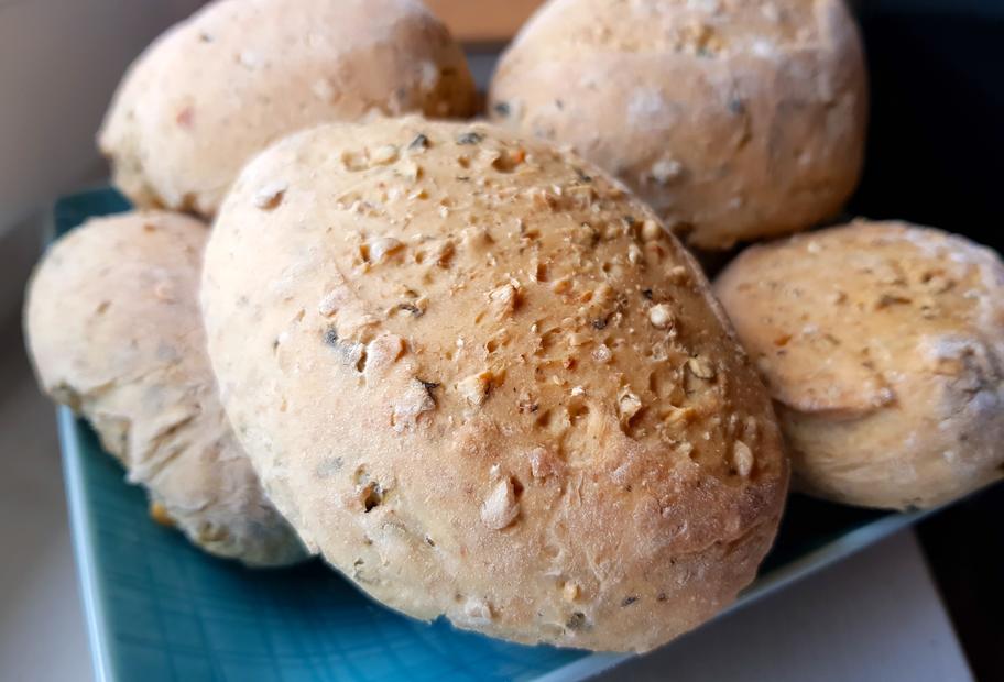 Kernige Sonntagsbrötchen