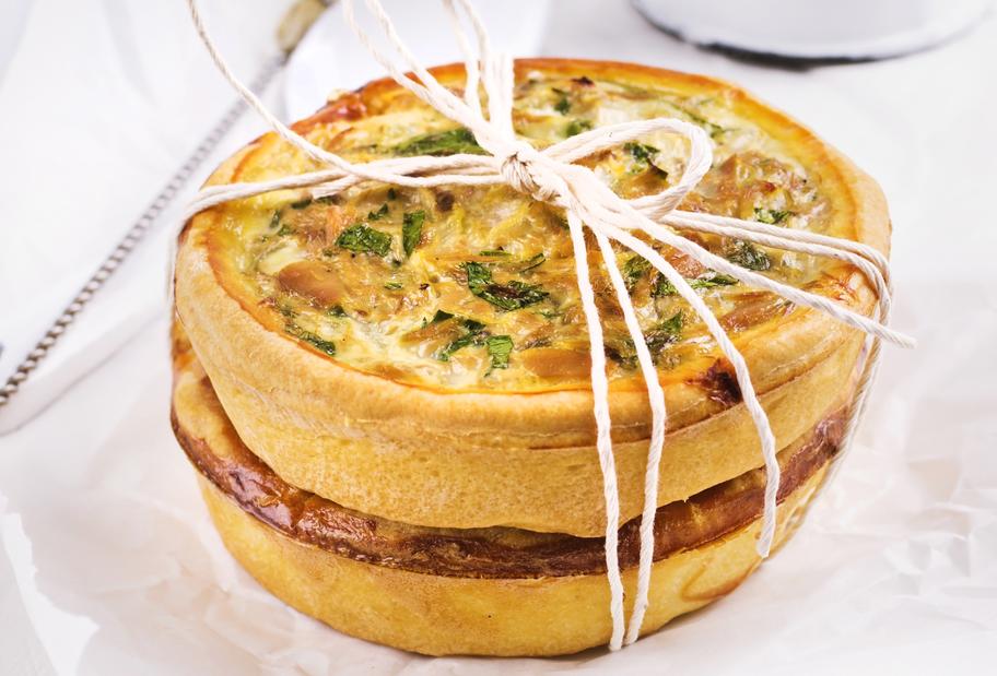 Thunfischkuchen mit cremiger Schmandfüllung