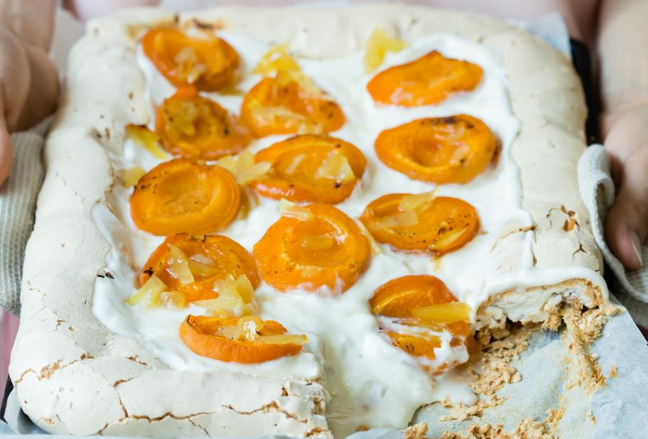 Aprikosen-Karamell-Pavlova