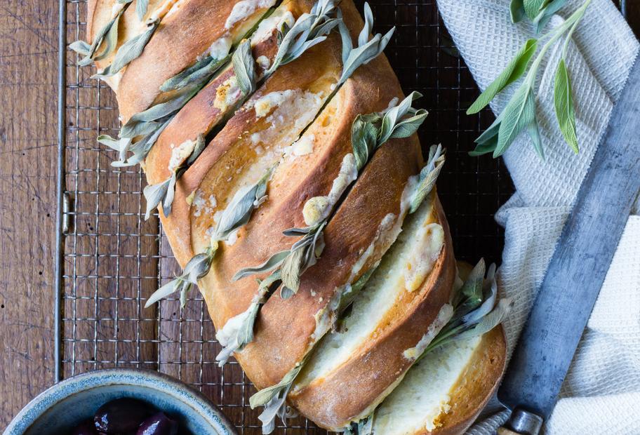 Knoblauch-Salbei-Brot