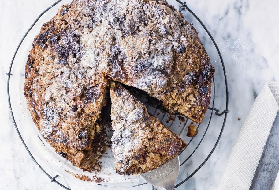 Einfacher Marmorkuchen mit knusprigen Streuseln