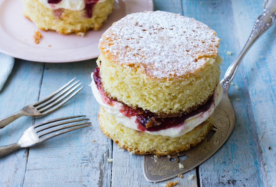Mini Victoria Sponge Cakes